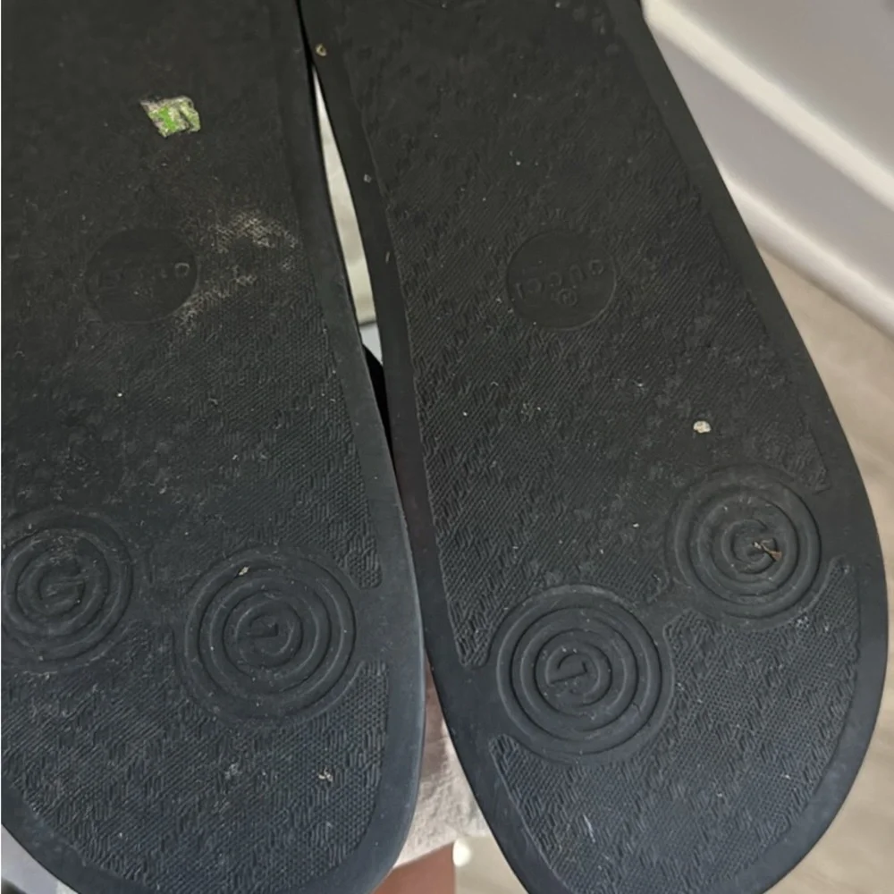 Gucci Black Slides with Strawberry Print - Picture 3 of 3